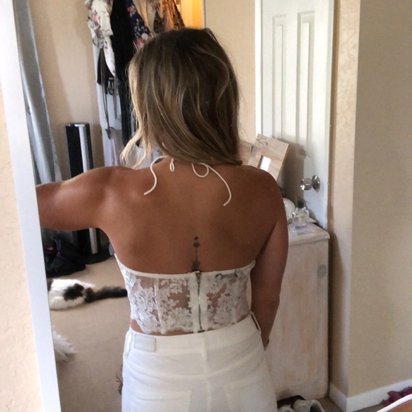 Embroidered Mesh halter crop top - Picture 4 of 5